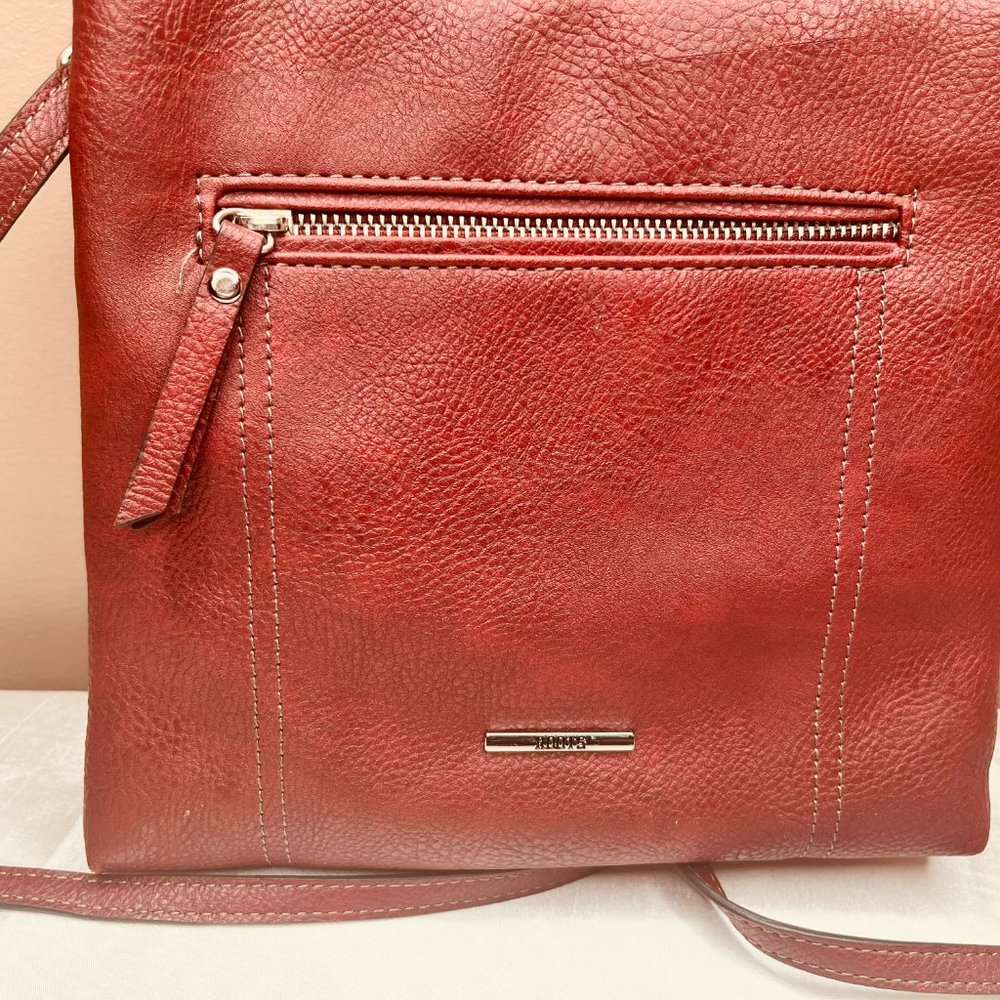 Vintage Roots Leather Crossbody Bag – 1990s - Picture 5 of 10
